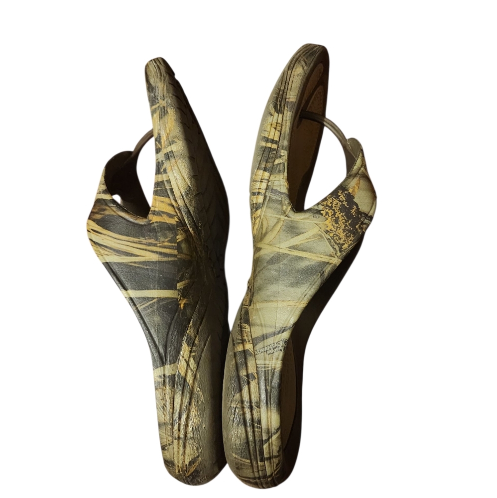 Crocs Modi 2 Real Tree Sandals - Picture 2 of 5